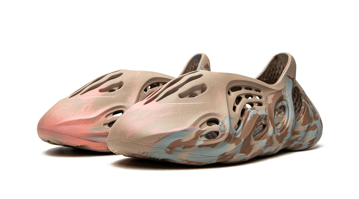 Yeezy FOAM RUNNER "MX Sand Grey"