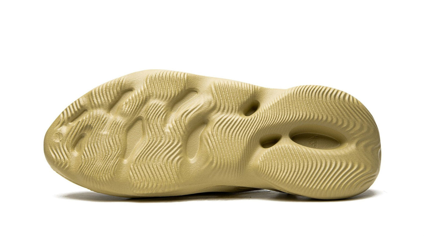 Yeezy FOAM RUNNER "Sulfur"