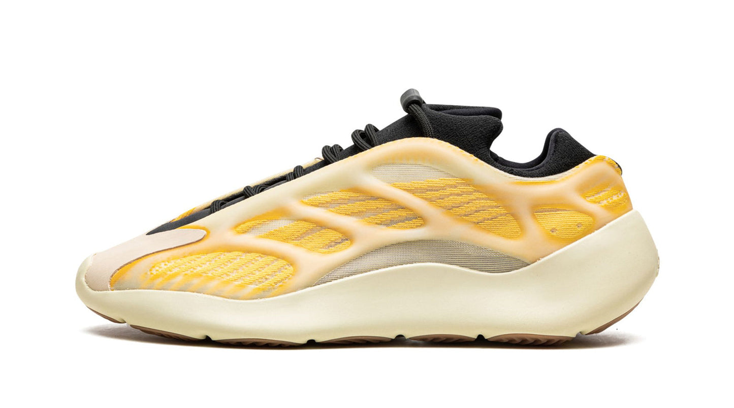 Yeezy 700 V3 "Safflower"