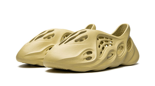 Yeezy FOAM RUNNER "Sulfur"