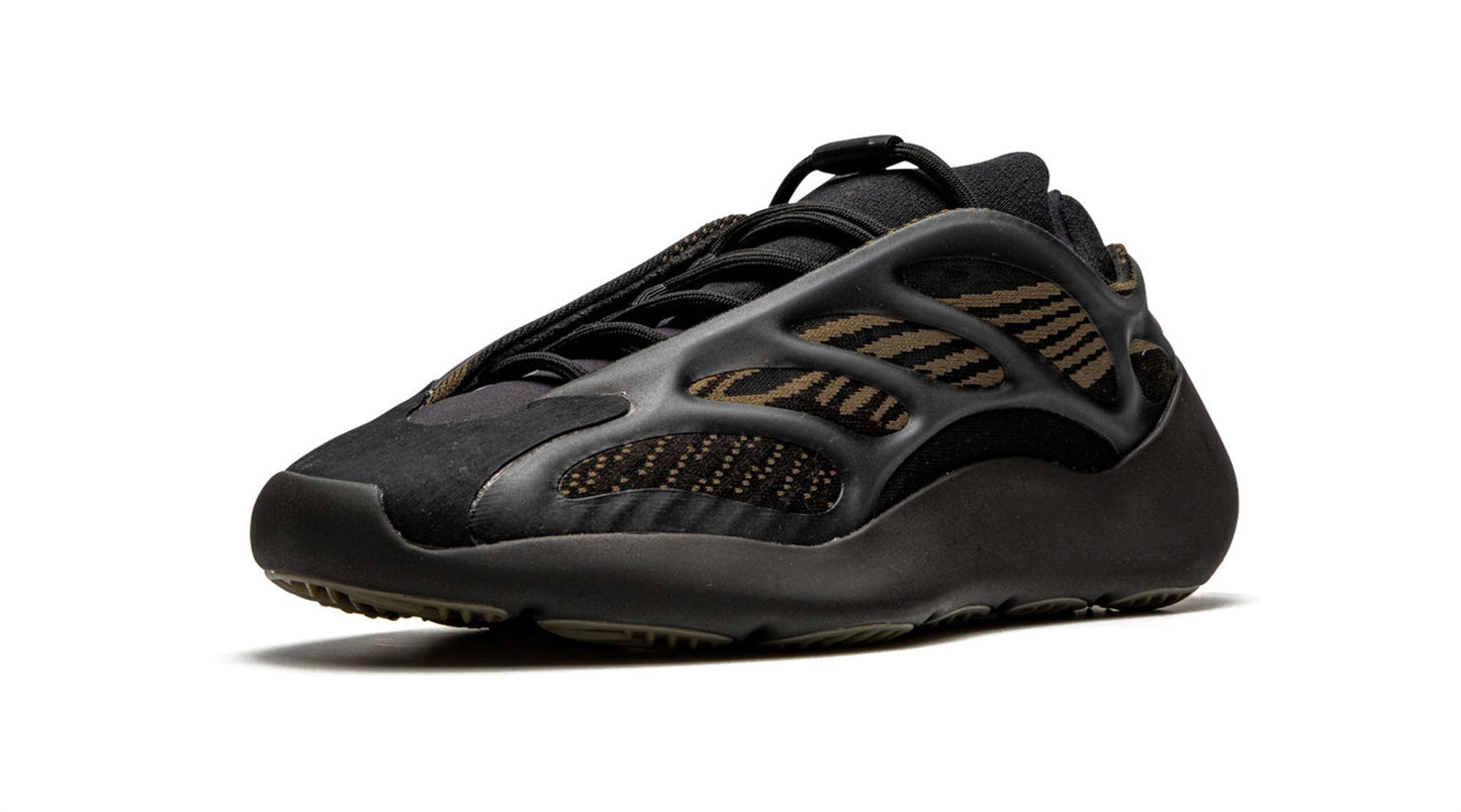 Yeezy 700 V3 "Clay Brown"