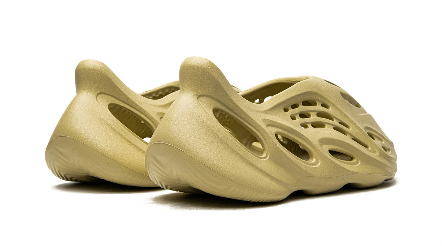 Yeezy FOAM RUNNER "Sulfur"