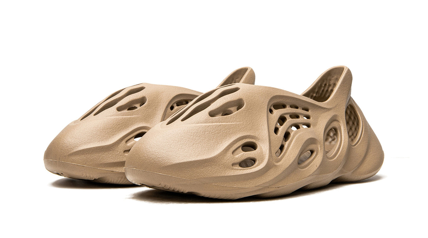 Yeezy FOAM RUNNER "Mist"