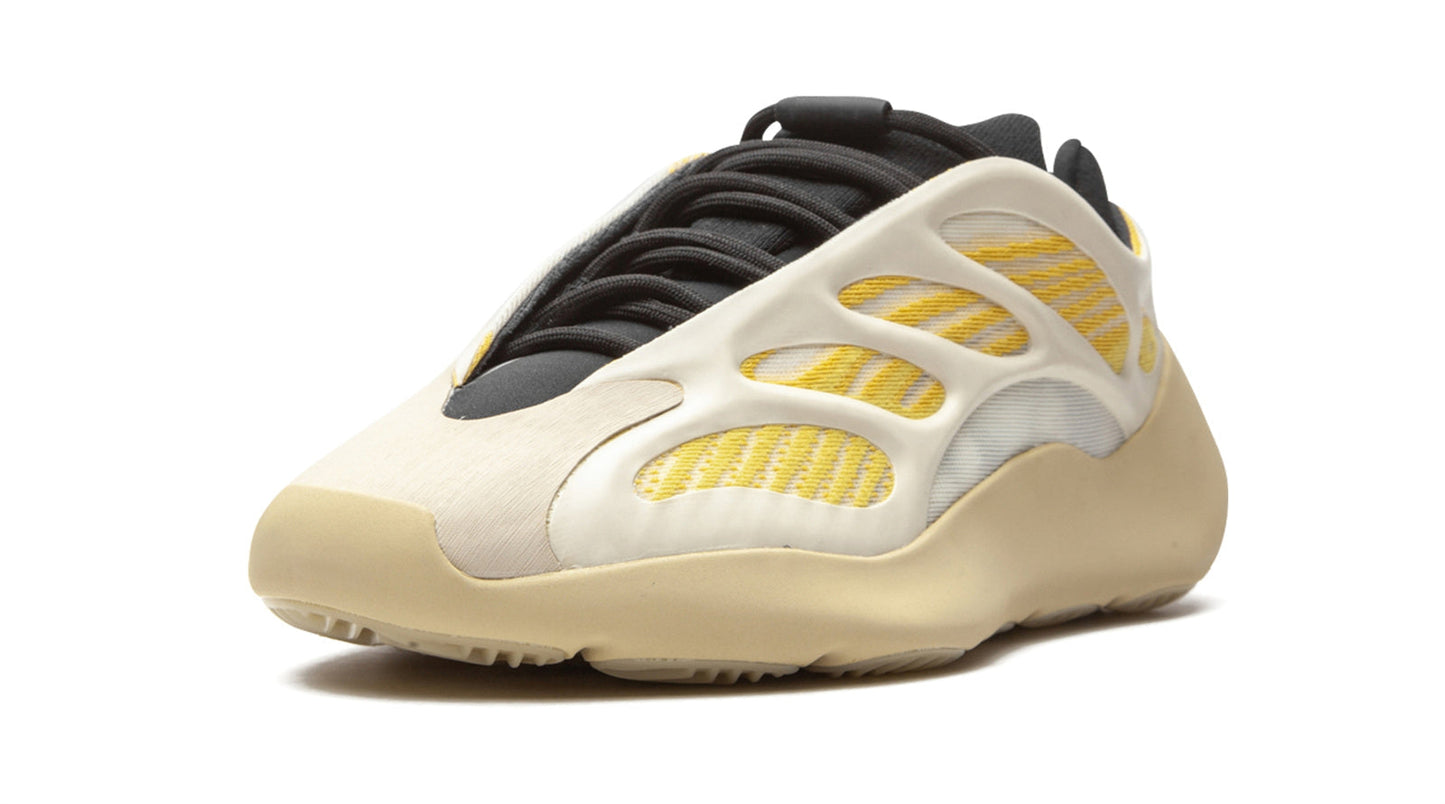 Yeezy 700 V3 "Safflower"